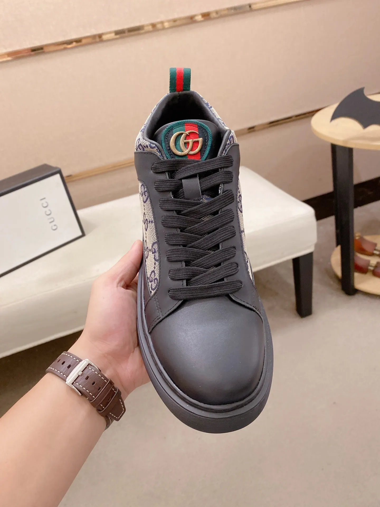 Men's clothing and shoes💰: 462💰 (GUCCI) The latest model from the official website🎁🎁Casual and fashionable men's shoes👟, hot style💥The style is simple and elegant, exclusive for trendy men. Unique official website's latest brand elements👑original Gucci decoration, fashionable and generous, the fabric is original cowhide ✅sheepskin lining, the official website specifies wear-resistant casual outsole, the classic model is taken in kind at the counter🎬38-44 (can be customized for 45 non-refundable)